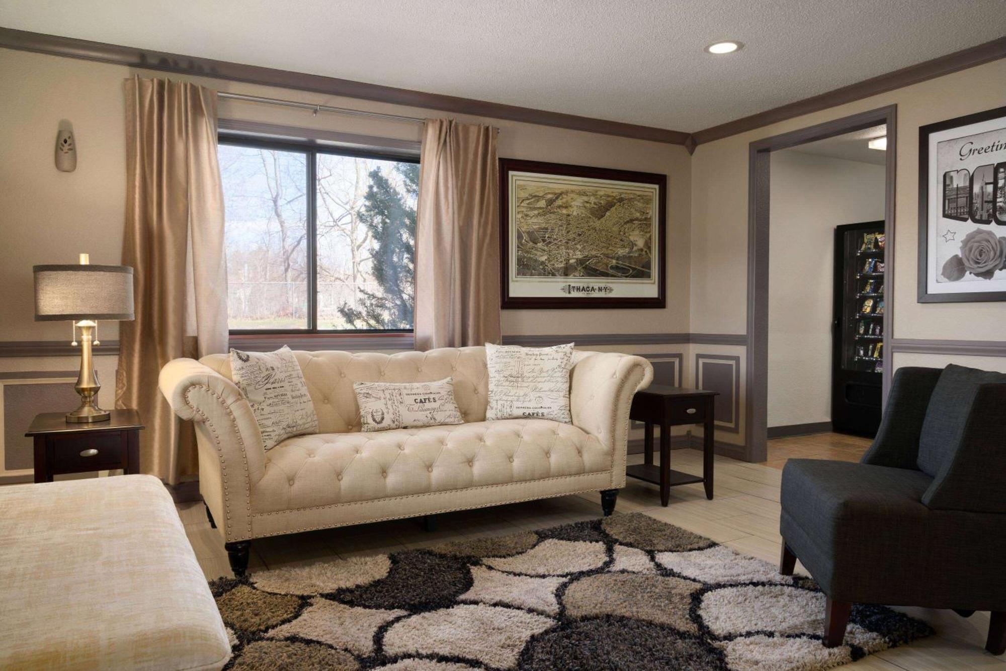 Super 8 By Wyndham Ithaca Hotel Екстериор снимка