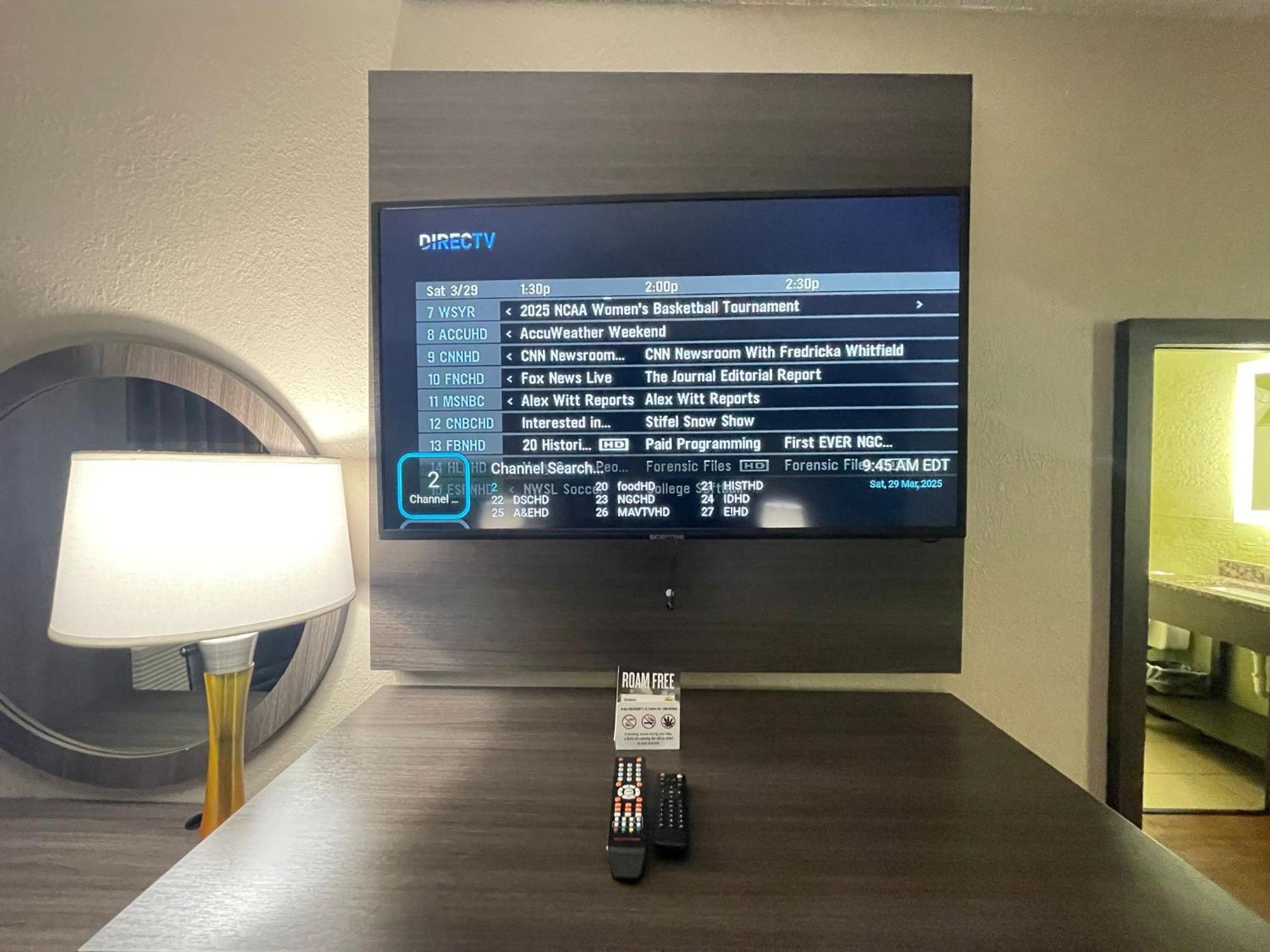 Super 8 By Wyndham Ithaca Hotel Екстериор снимка